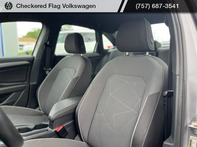Used 2025 Volkswagen Jetta Sport FWD image 19