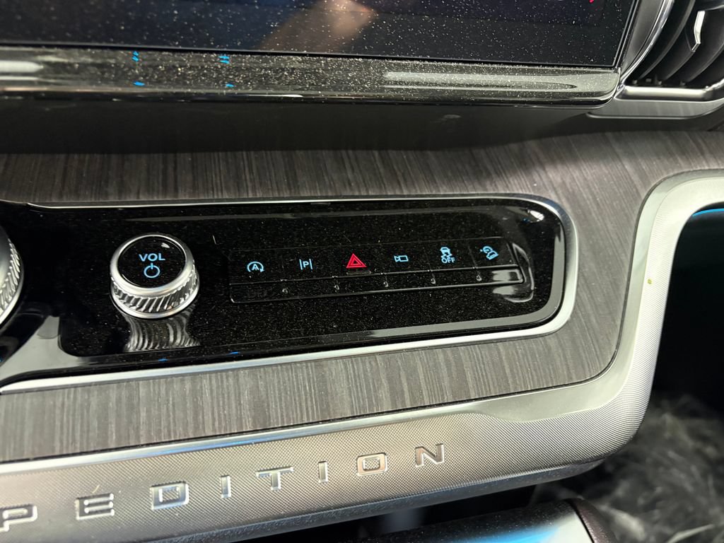 New 2026 Ford Expedition Platinum w/ Platinum Ultimate Package AWD/4WD image 22