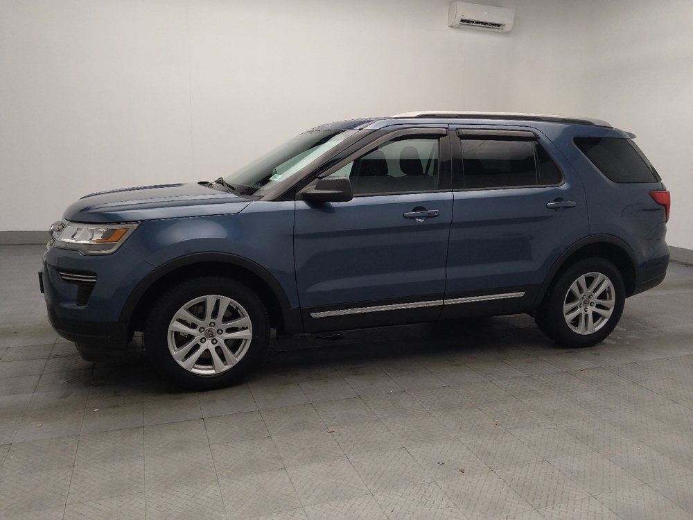 Used 2018 Ford Explorer XLT AWD/4WD image 2