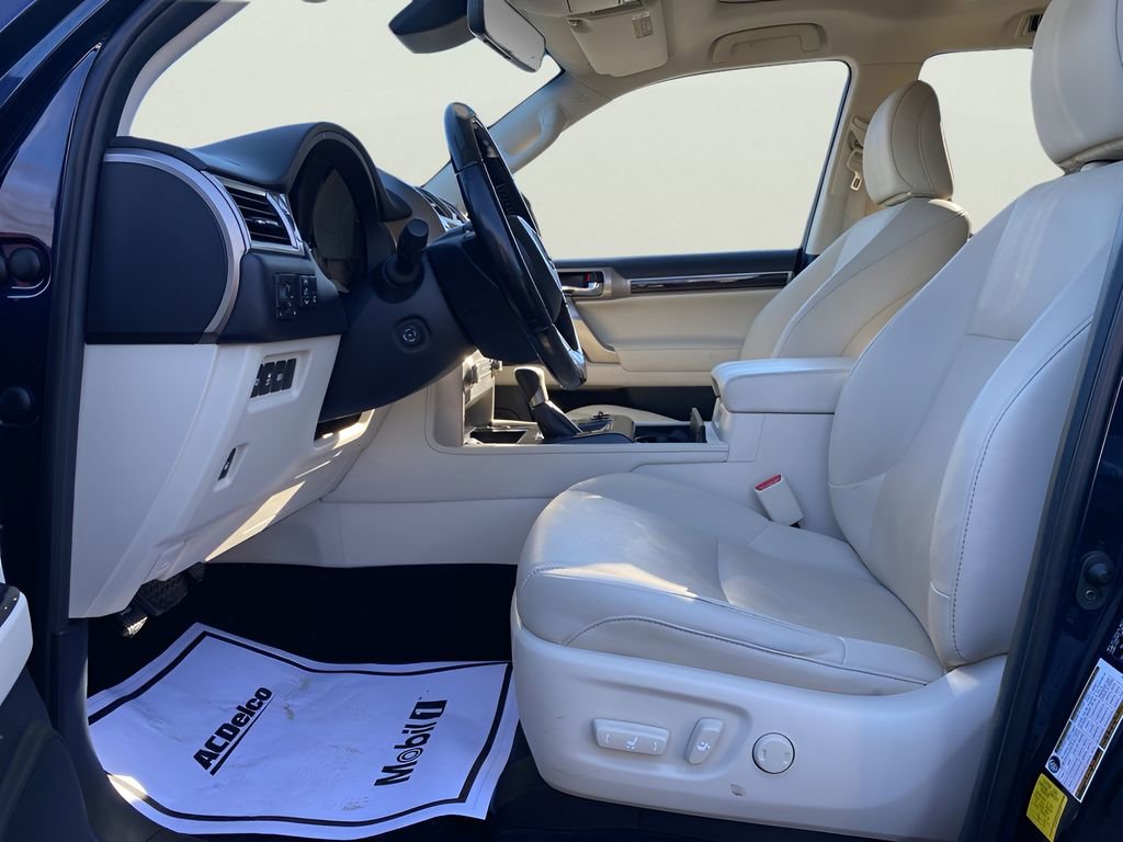 Used 2020 Lexus GX 460 Premium w/ Premium Package image 15