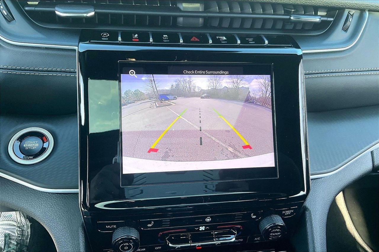 New 2025 Jeep Grand Cherokee L Laredo w/ Luxury Tech Group I image 13