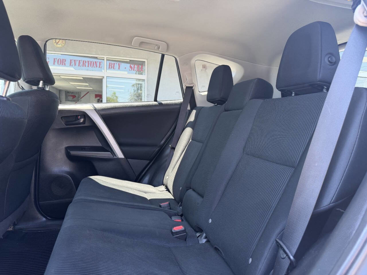 Used 2016 Toyota RAV4 LE AWD/4WD image 21