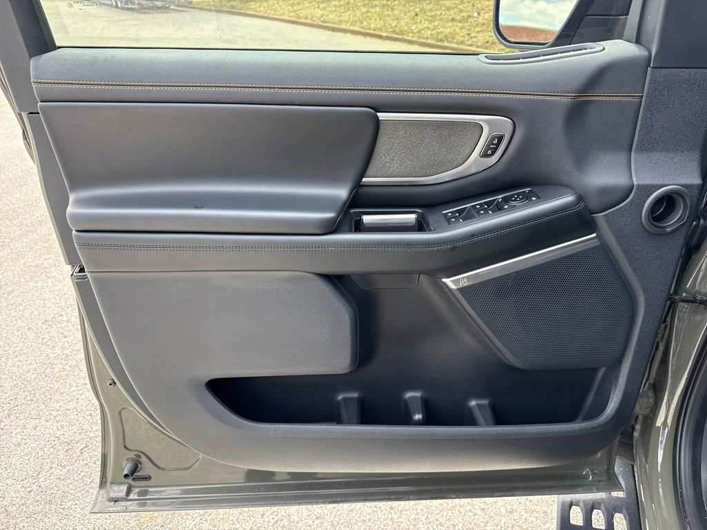 Used 2025 Ford Expedition Tremor image 14