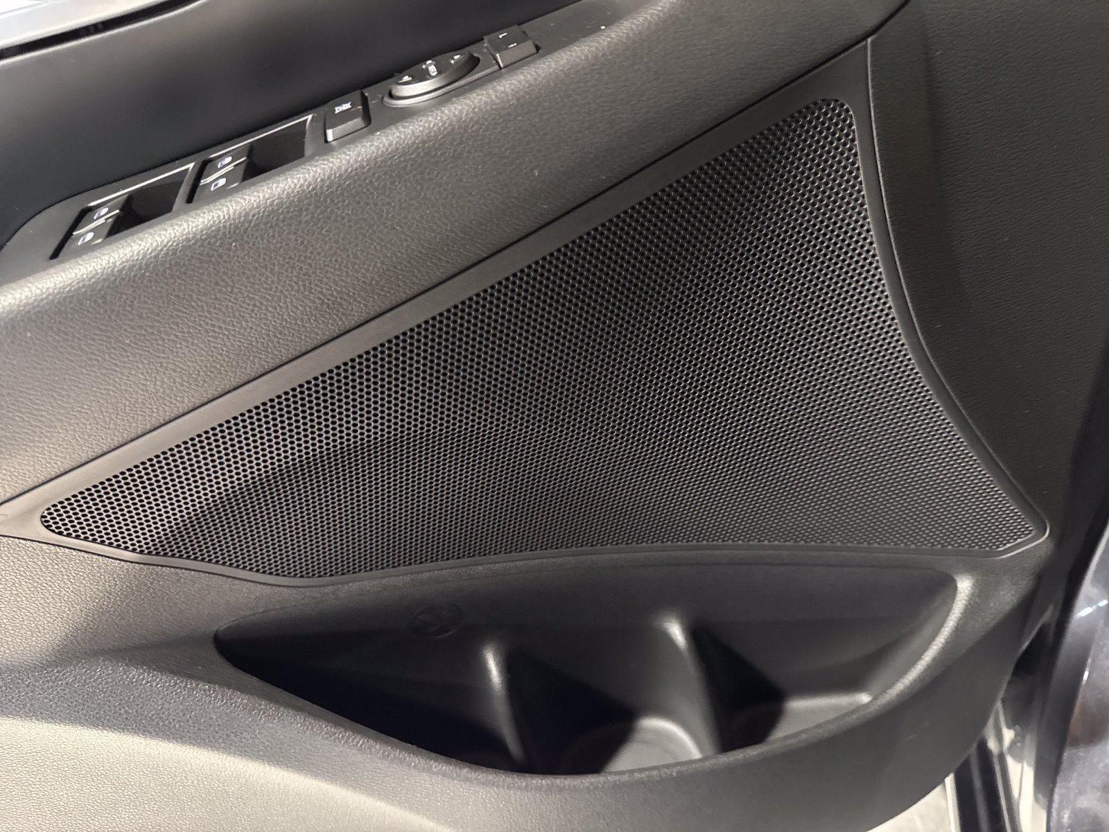 Used 2018 Hyundai Elantra GT FWD image 17