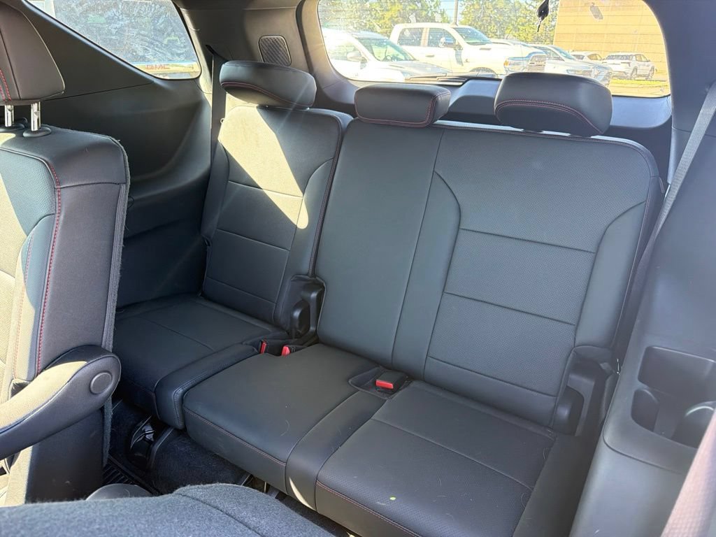 Used 2025 Chevrolet Traverse Z71 w/ LPO, Floor Liner Package AWD/4WD image 21