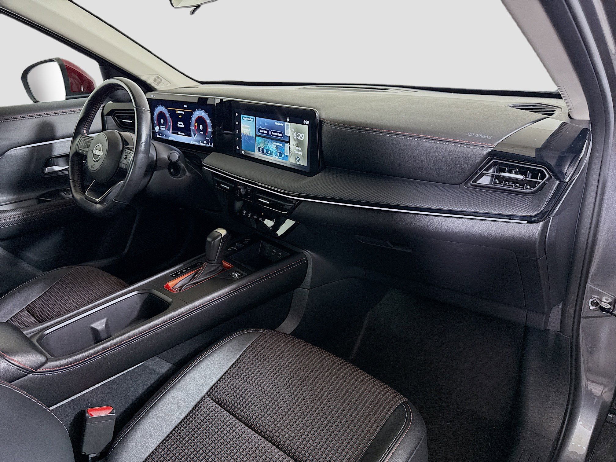 Used 2025 Nissan Kicks SR image 30