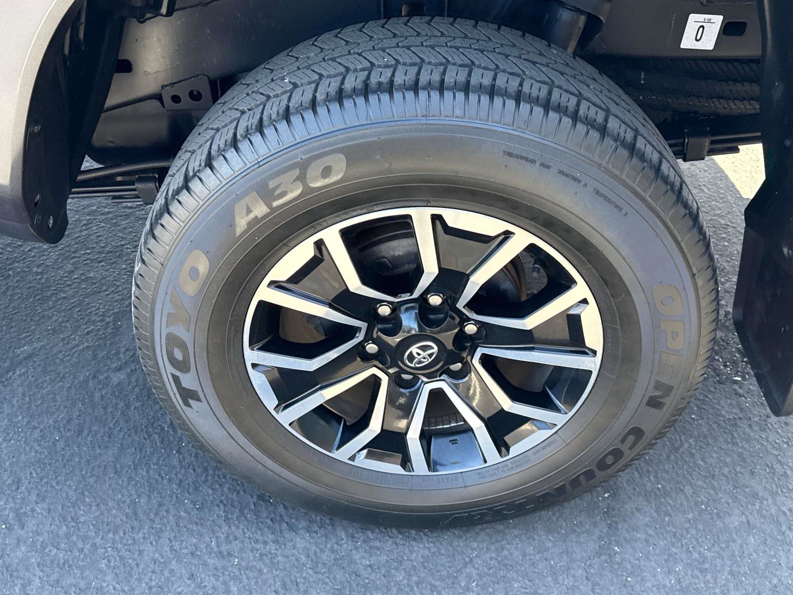 Used 2022 Toyota Tacoma TRD Sport w/ Technology Package image 30