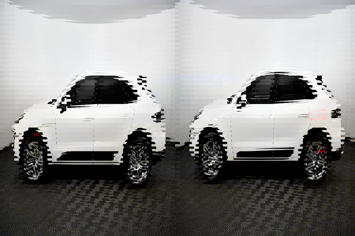 Used 2016 Porsche Macan S image 12