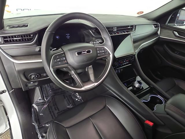 Used 2024 Jeep Grand Cherokee Limited w/ Black Appearance Package image 19