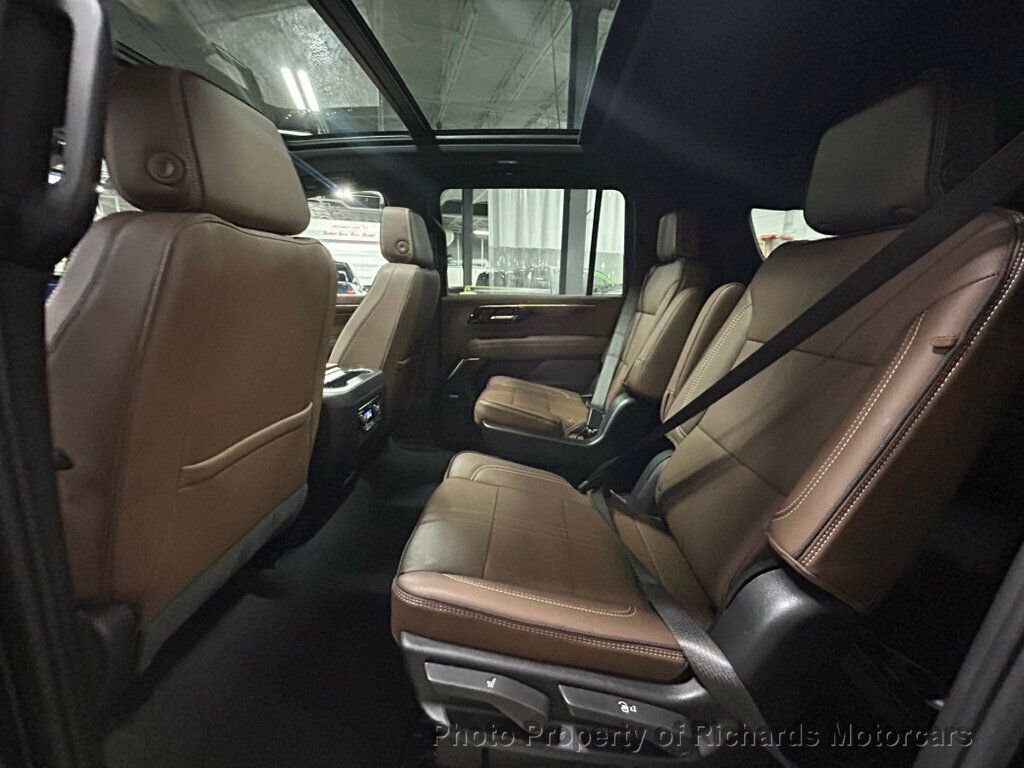 Used 2025 Chevrolet Suburban High Country image 21