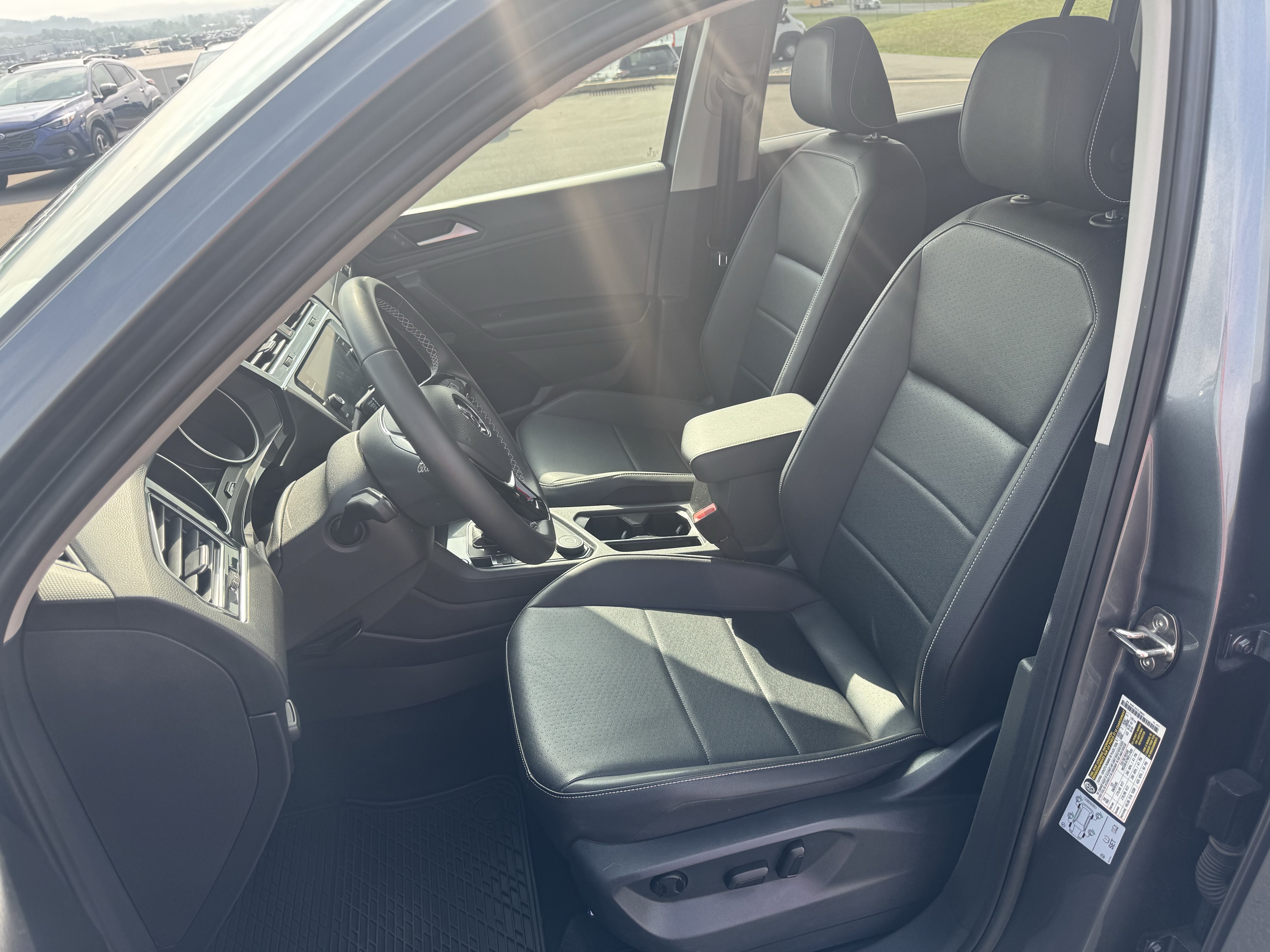 Used 2021 Volkswagen Tiguan SE AWD/4WD image 12