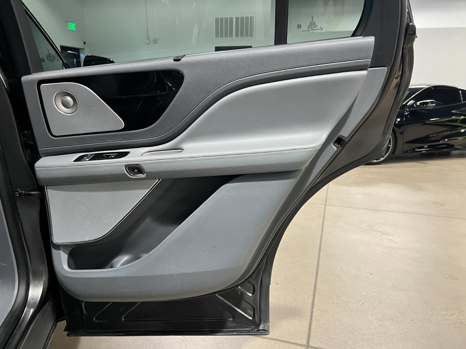 Used 2020 Lincoln Aviator Reserve w/ Equipment Group 202A image 40