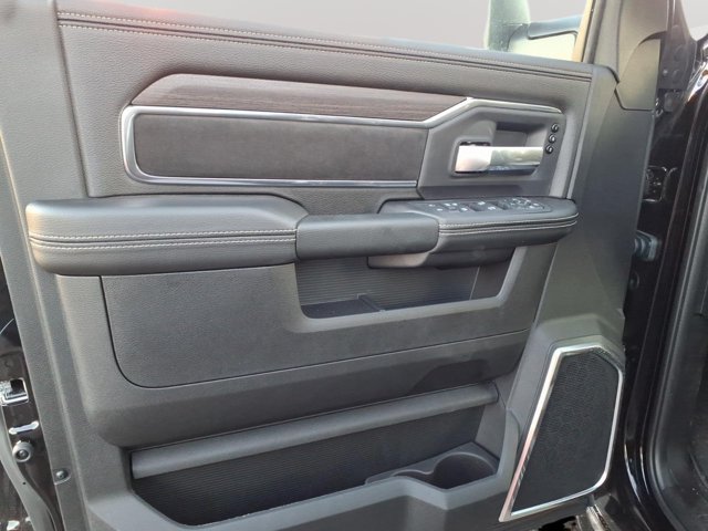 New 2026 RAM 2500 Laramie w/ Night Edition AWD/4WD image 7