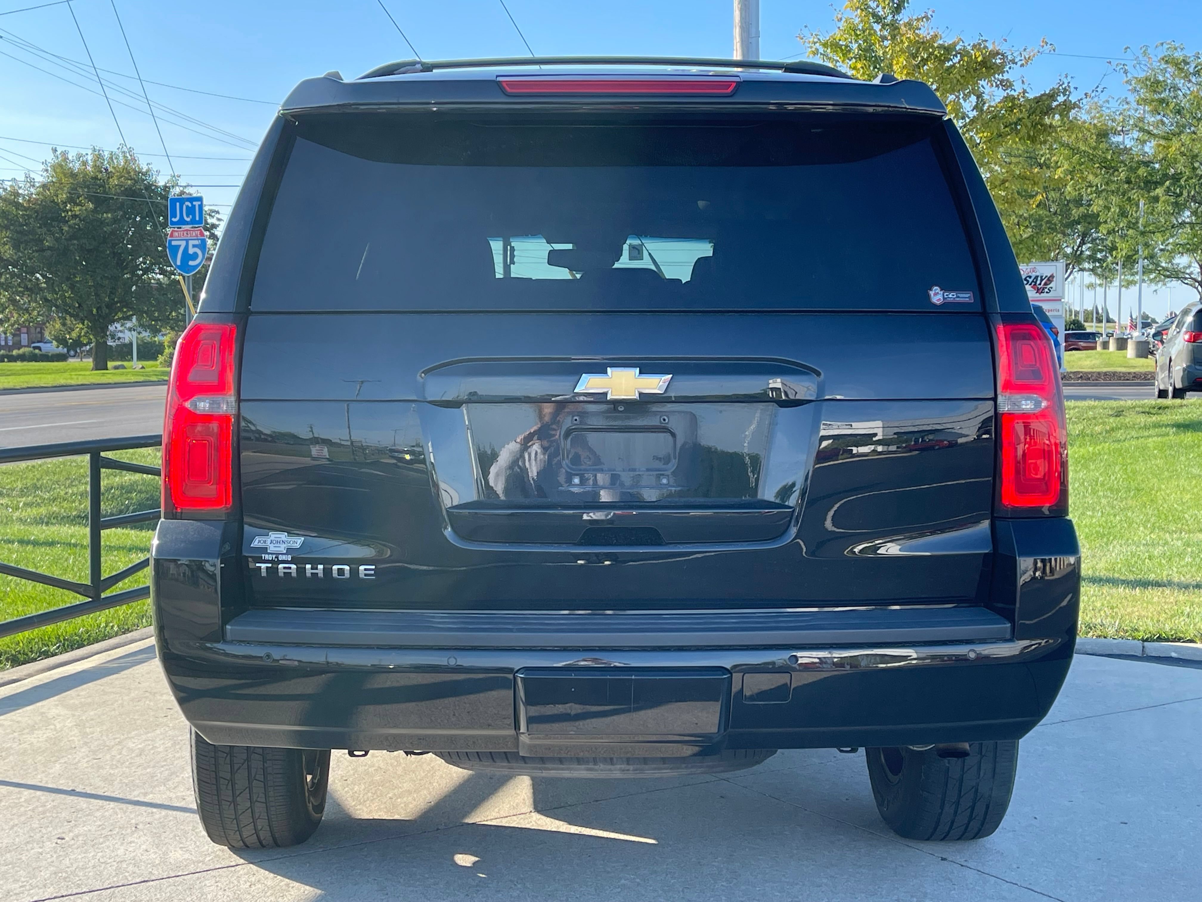 Used 2016 Chevrolet Tahoe LT w/ Luxury Package AWD/4WD image 6