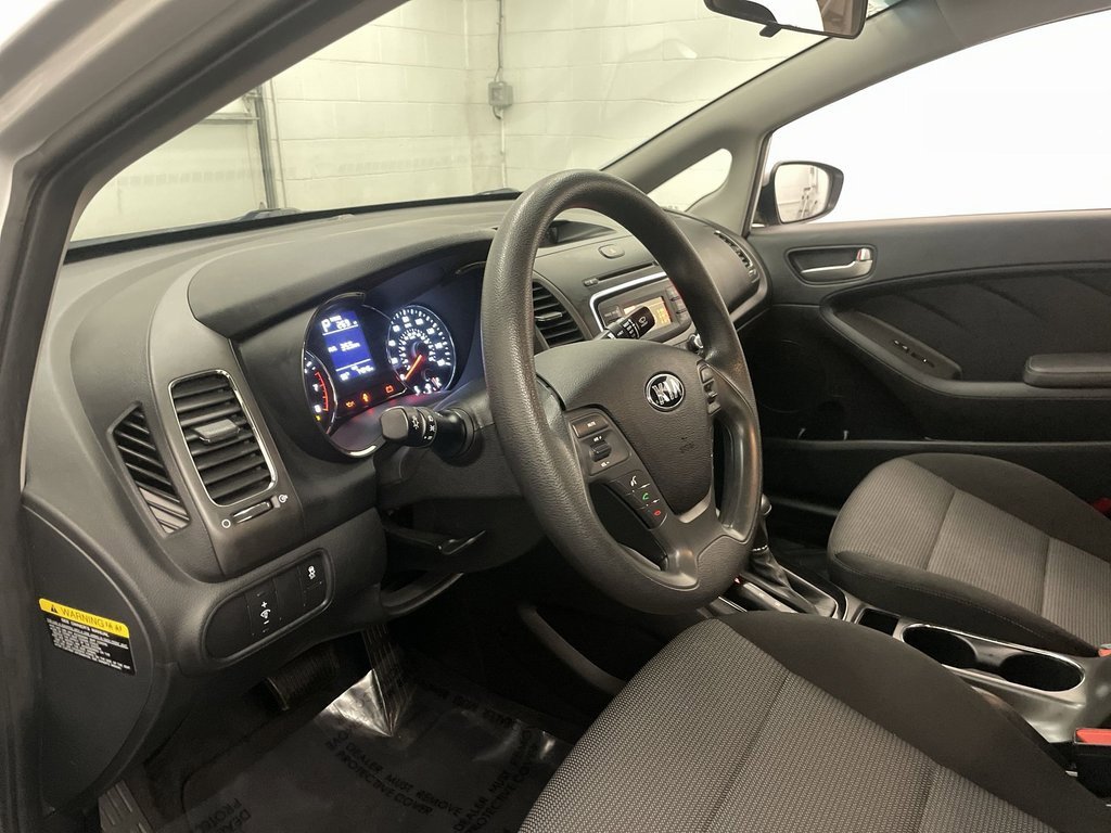 Used 2017 Kia Forte LX image 4