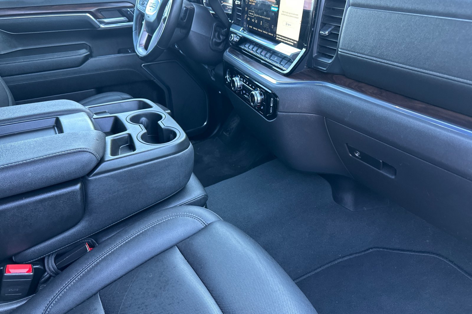 Used 2024 GMC Sierra 1500 SLT image 16