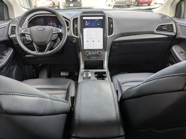 Used 2024 Ford Edge SEL w/ Convenience Package image 4