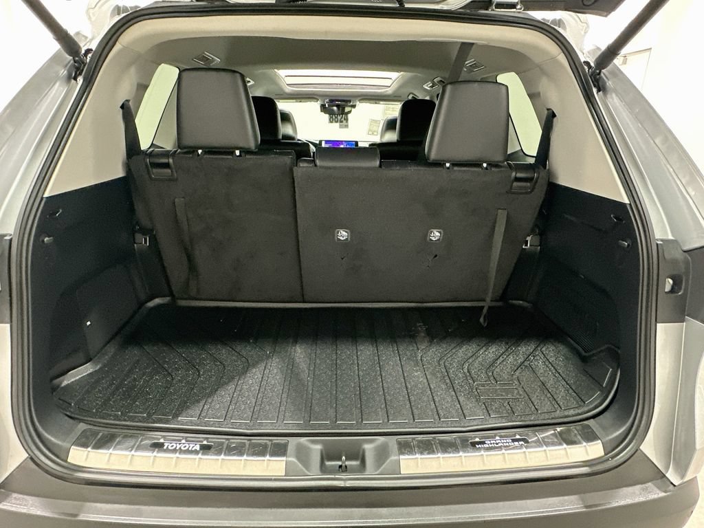 Used 2024 Toyota Grand Highlander AWD image 27