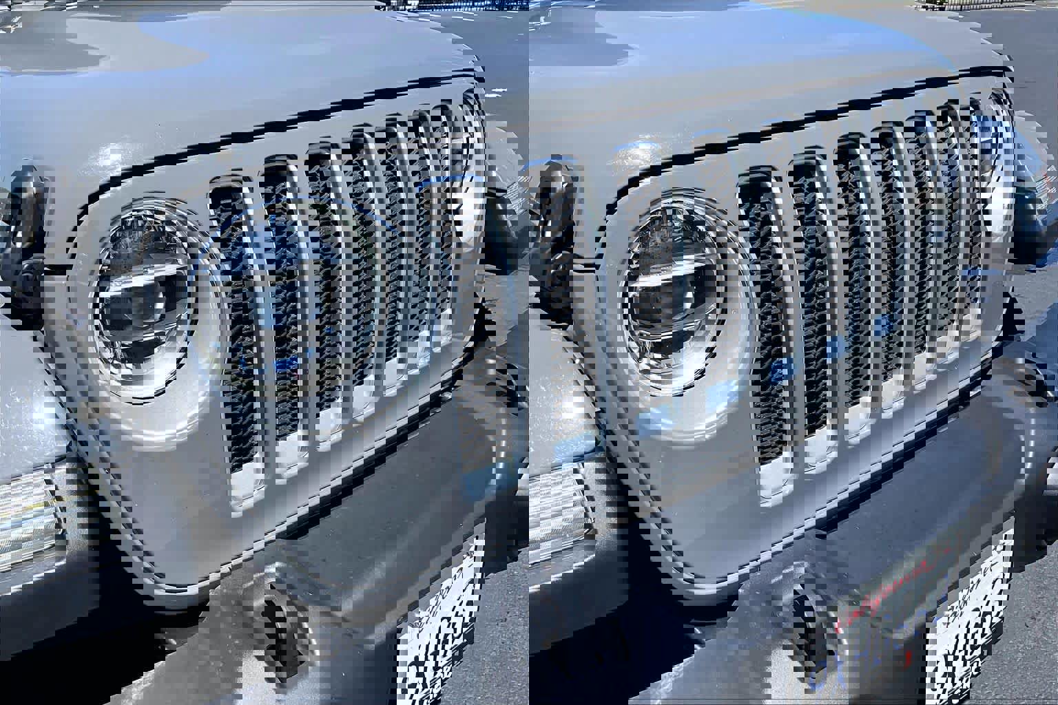 Used 2020 Jeep Wrangler Unlimited Sahara AWD/4WD image 29