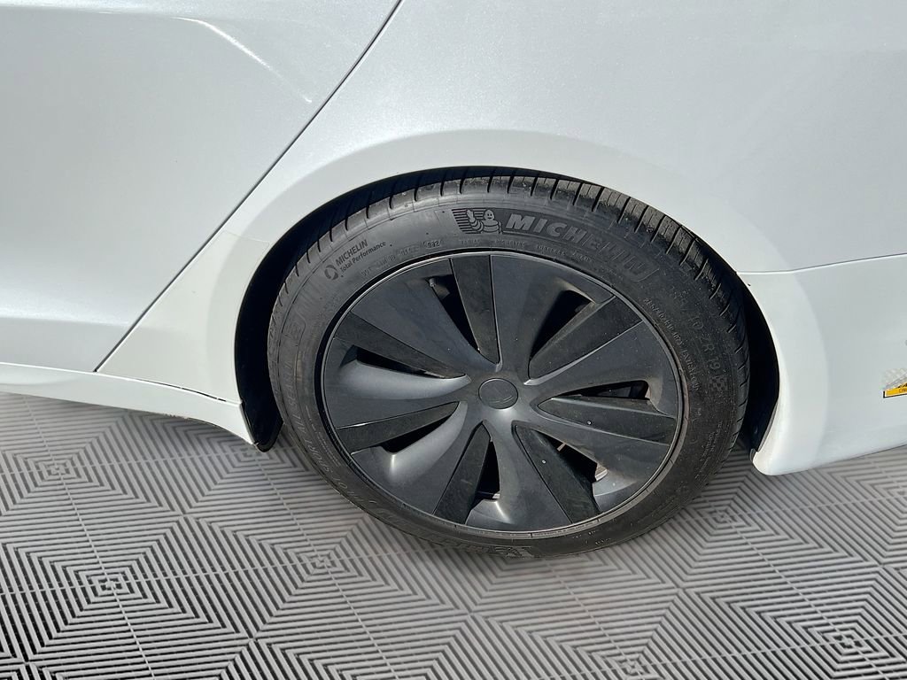 Used 2022 Tesla Model S image 30