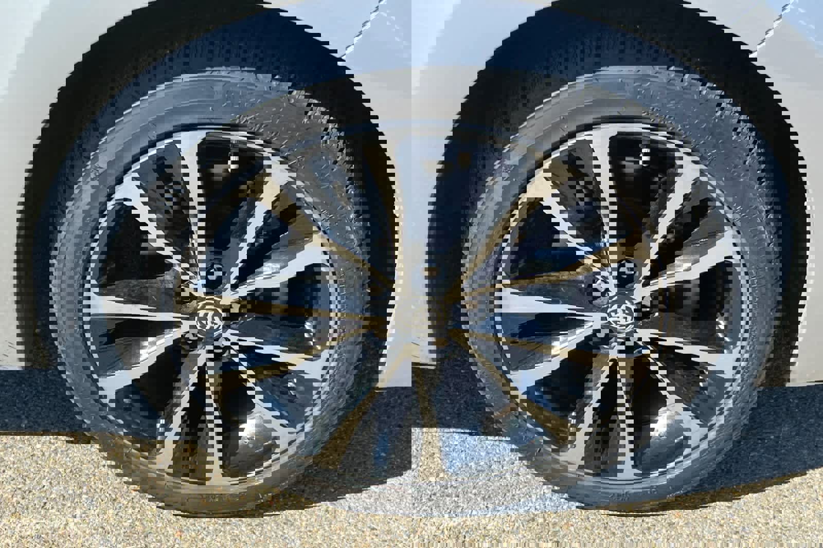 Used 2017 Toyota Corolla SE w/ SE Premium Package image 15