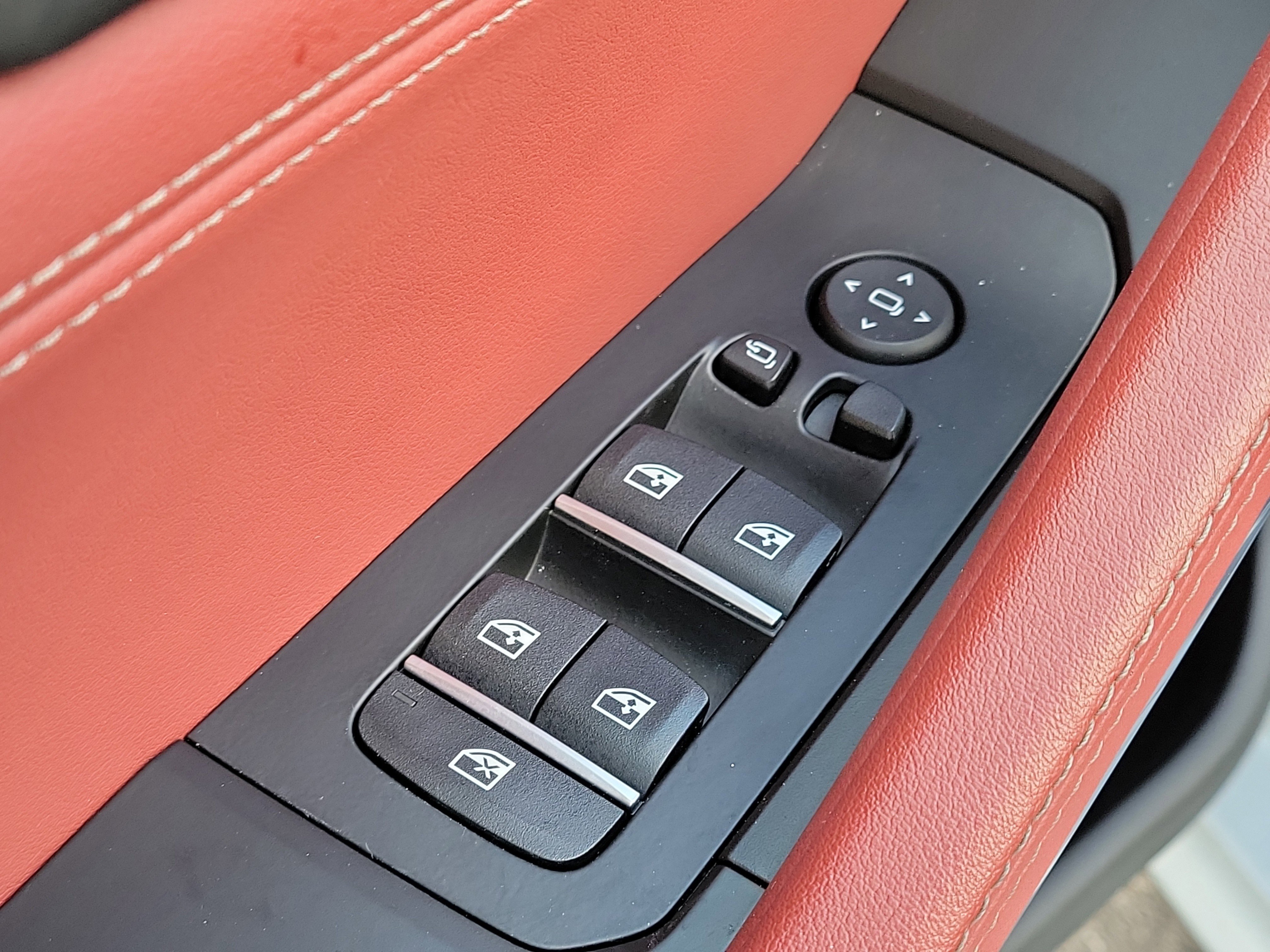 Used 2026 BMW X6 xDrive40i image 21