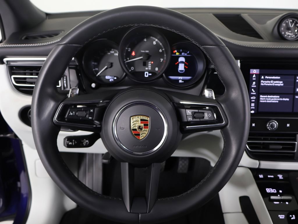Certified 2024 Porsche Macan image 13