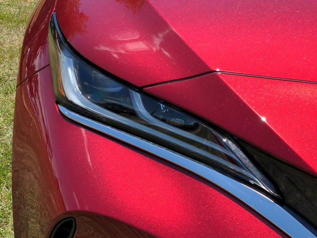 Used 2021 Toyota Venza Limited image 10