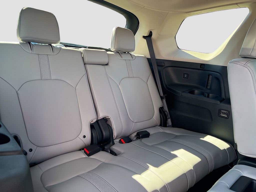 Used 2025 Honda Pilot EX-L image 26