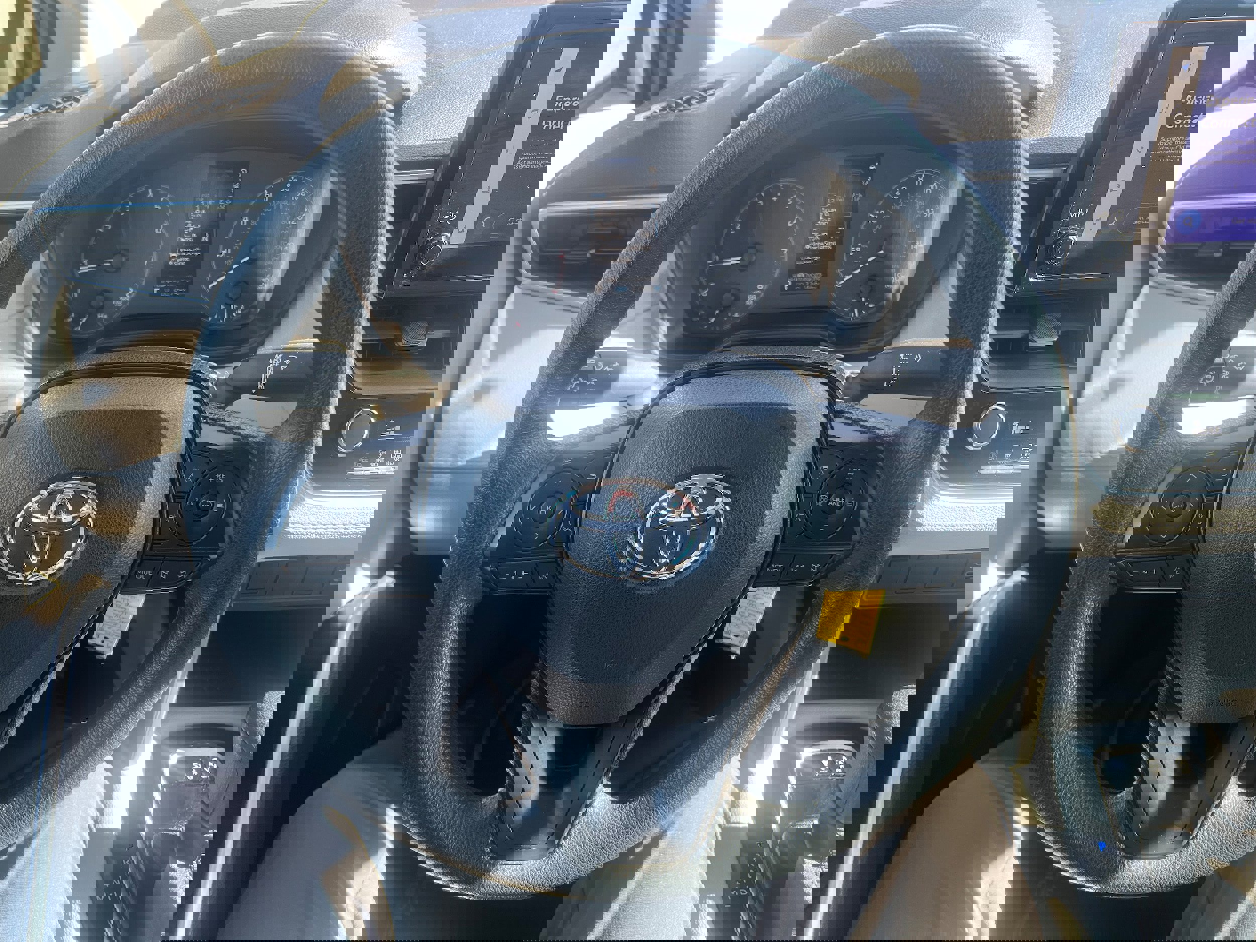 Used 2023 Toyota Corolla Cross L image 23