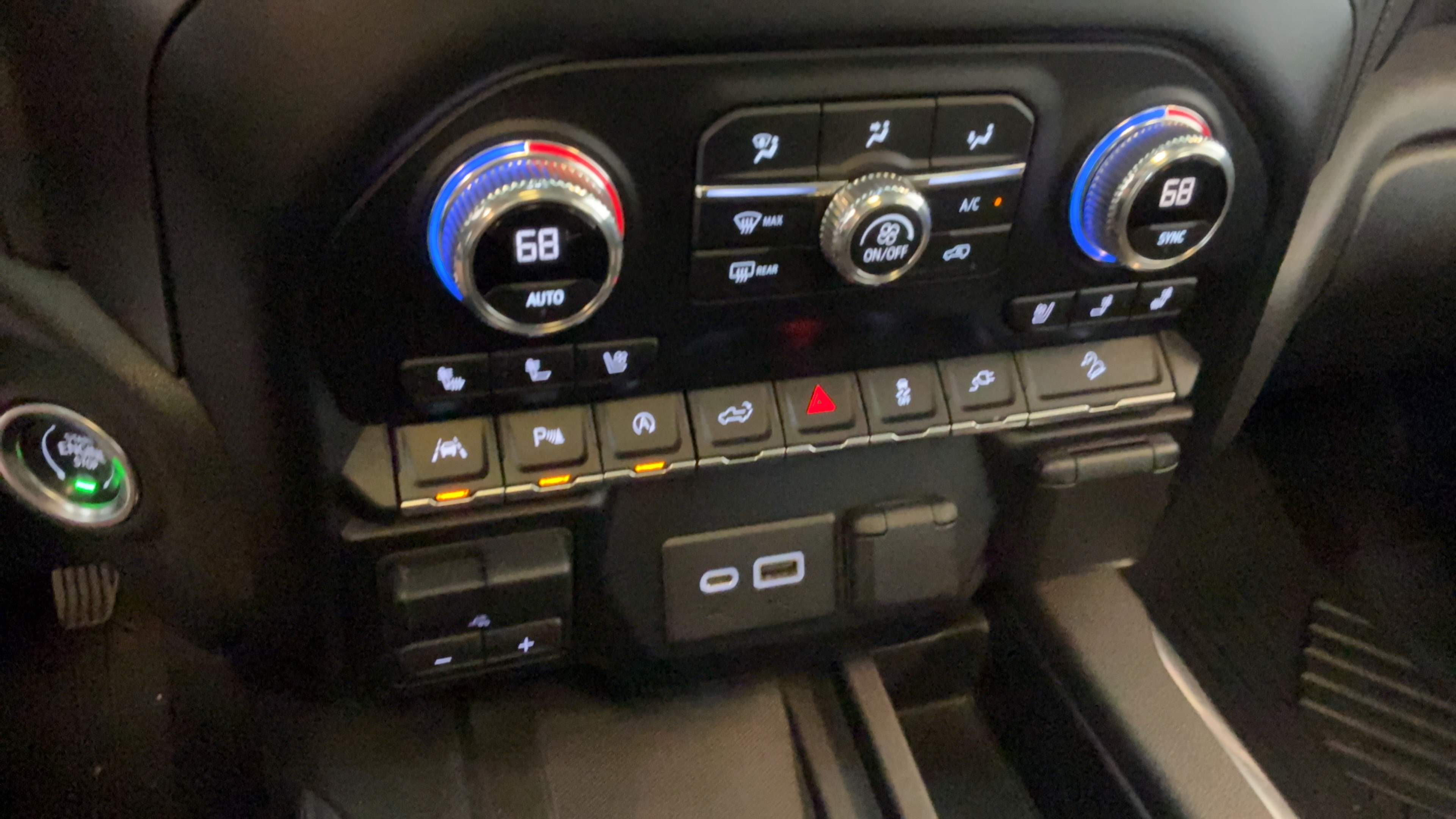 Used 2020 GMC Sierra 1500 AT4 w/ AT4 Premium Package AWD/4WD image 18