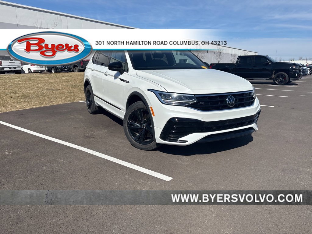 Used 2023 Volkswagen Tiguan SE R-Line image 1