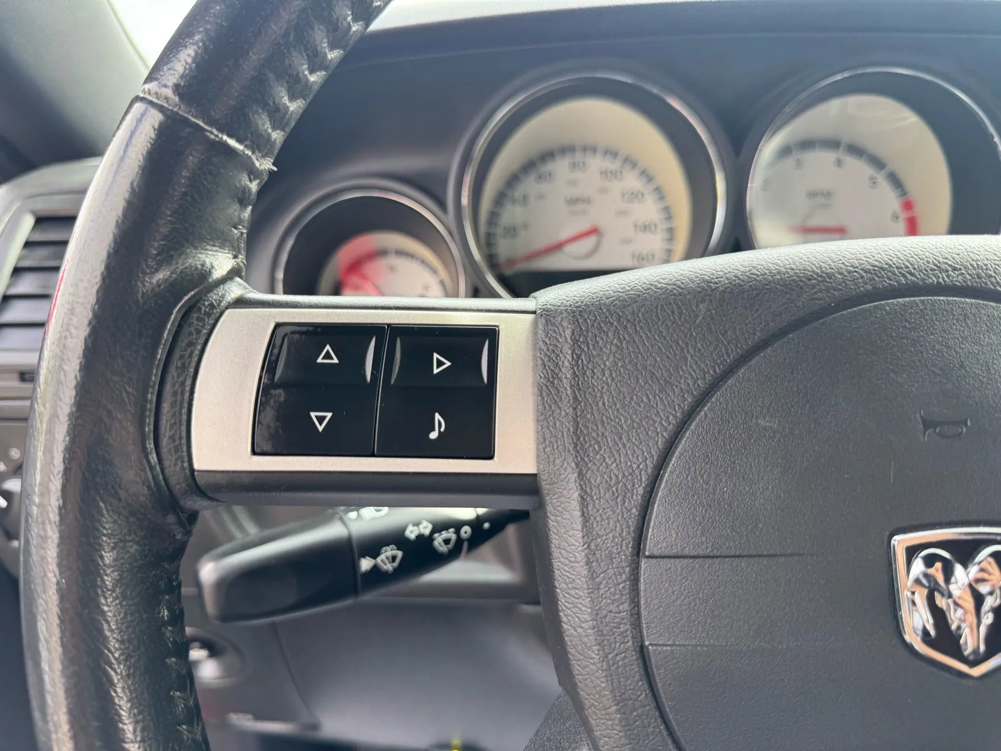 Used 2010 Dodge Challenger R/T image 23