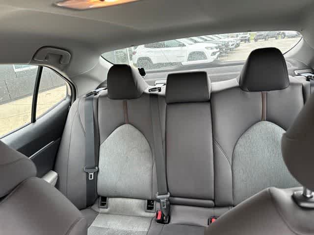Used 2019 Toyota Camry LE FWD image 5
