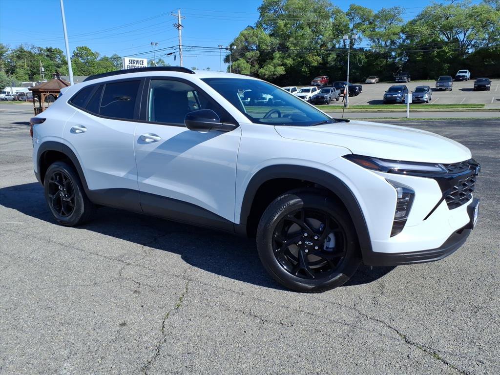 New 2026 Chevrolet Trax LT FWD image 1