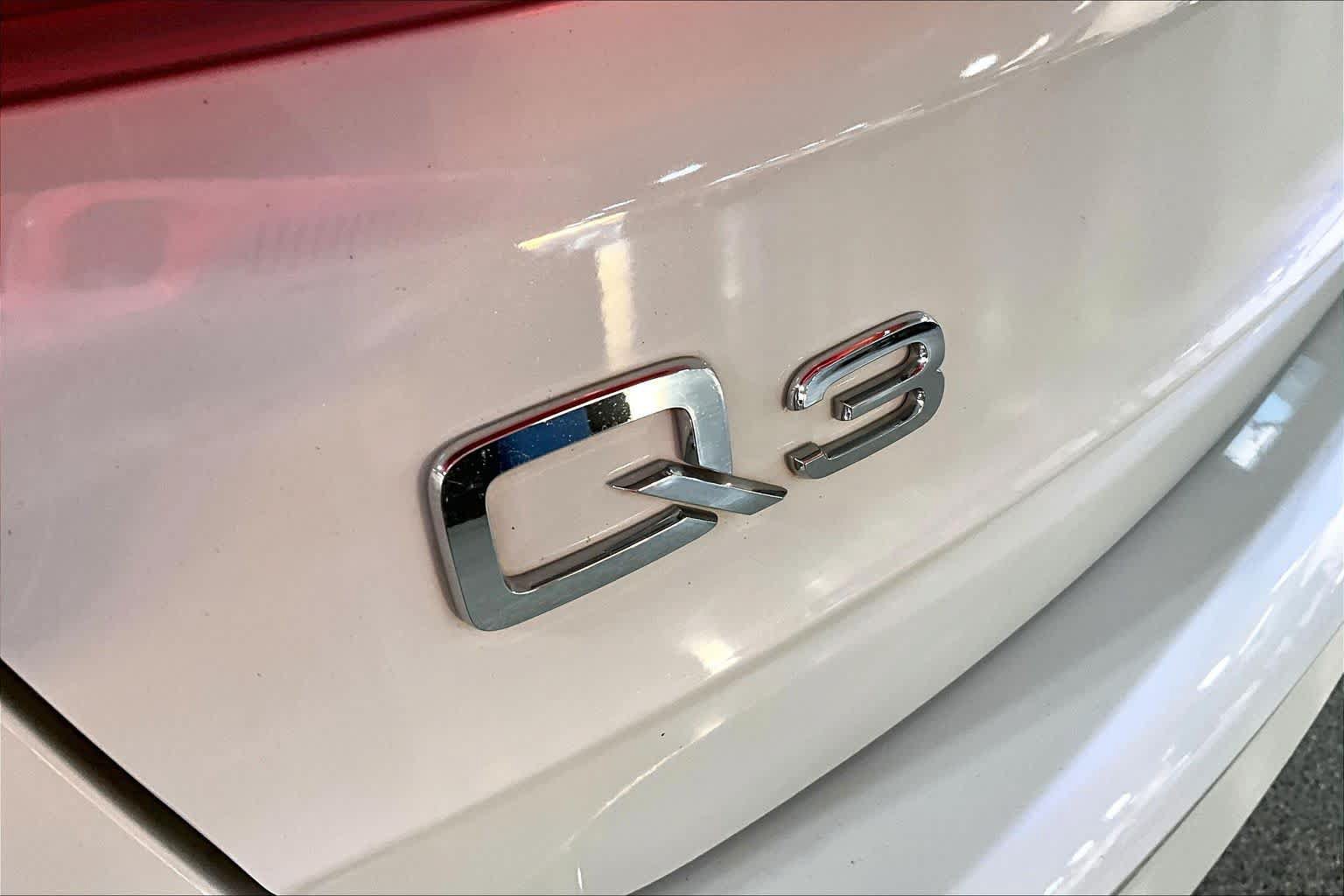 Used 2022 Audi Q3 2.0T Premium Plus w/ Premium Plus Package AWD/4WD image 34