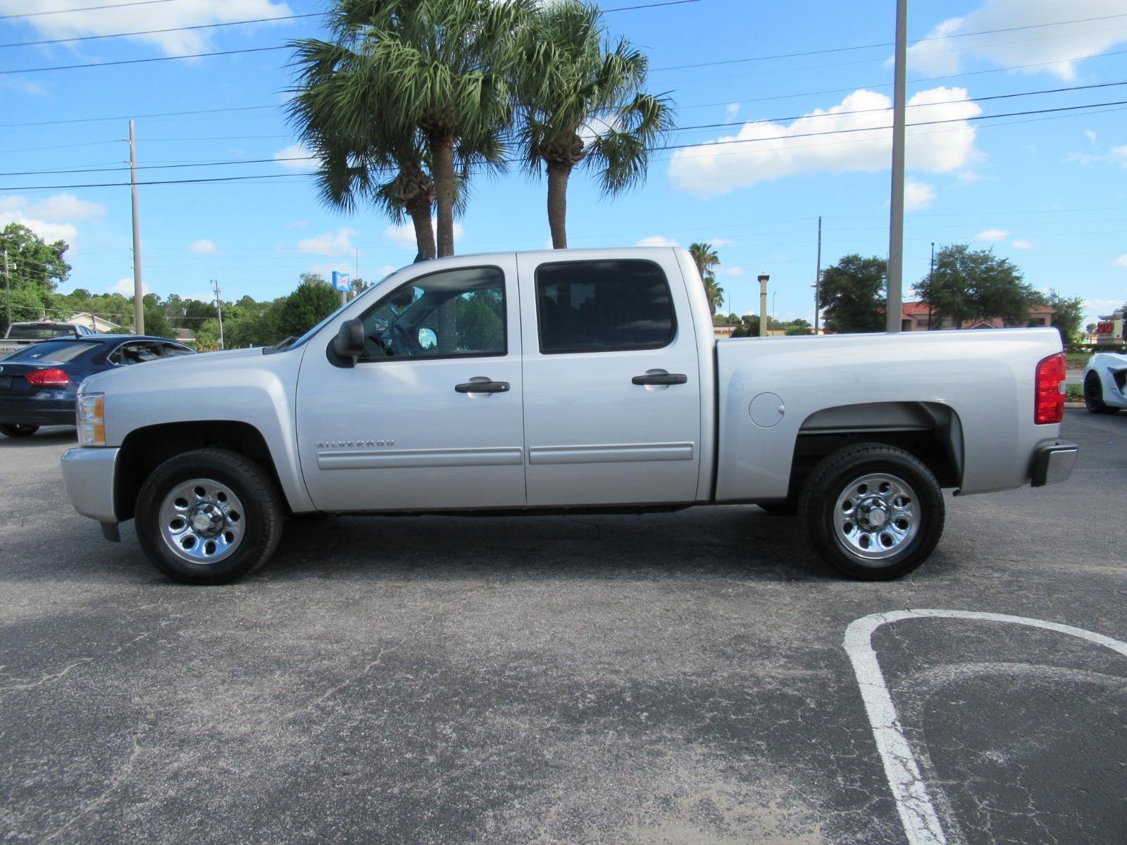 Used 2011 Chevrolet Silverado 1500 LS RWD image 2