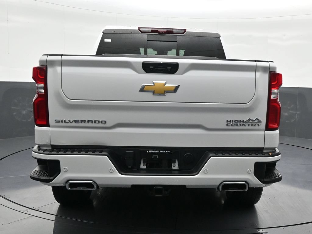Used 2025 Chevrolet Silverado 1500 High Country w/ High Country Premium Package AWD/4WD image 4