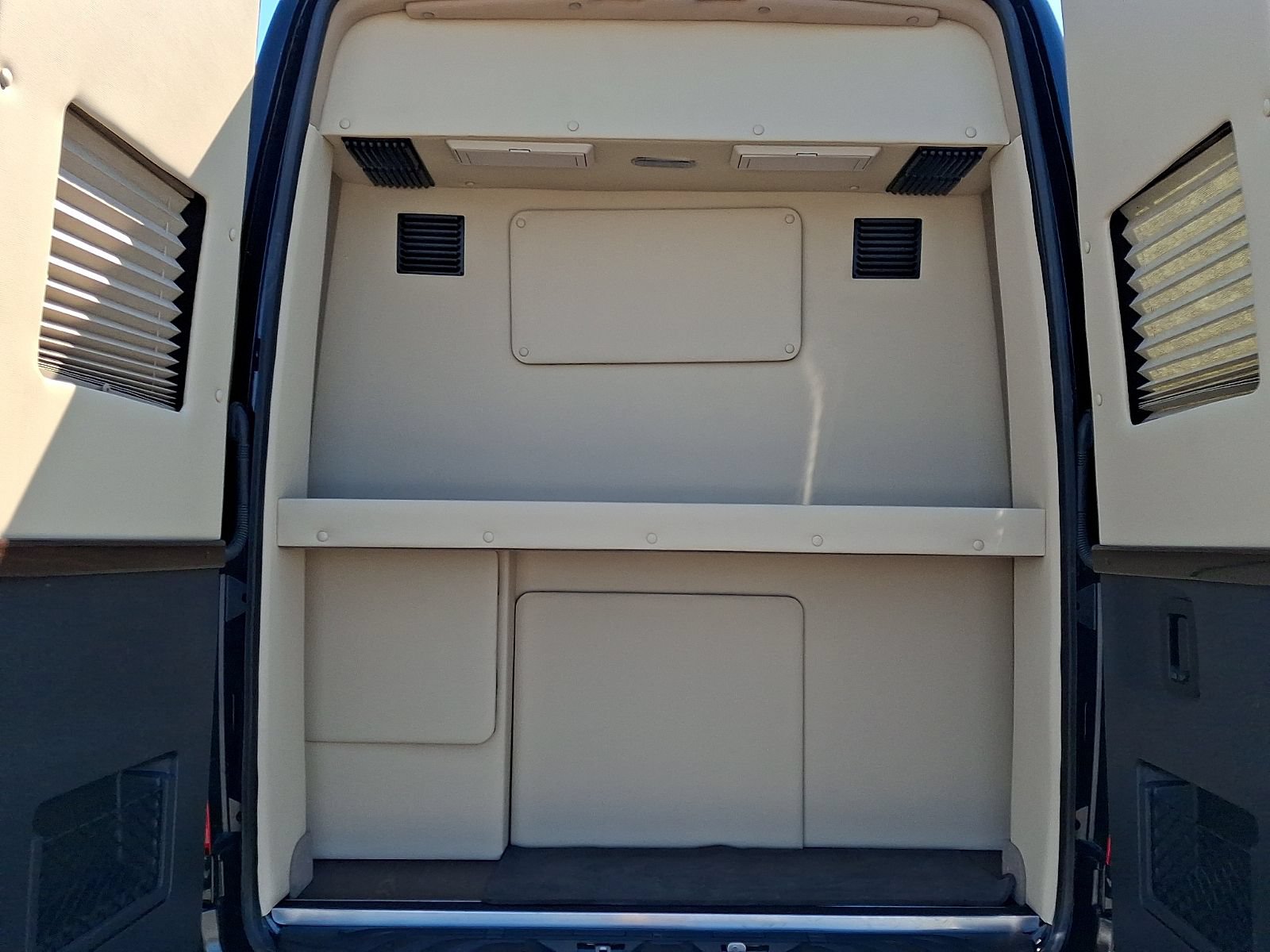 Used 2023 Mercedes-Benz Sprinter 3500 image 27