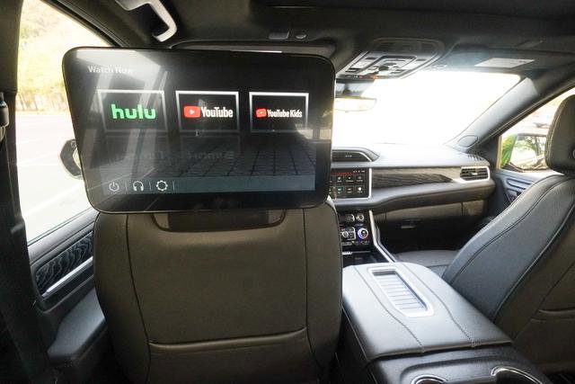 Used 2024 GMC Yukon Denali w/ Advanced Technology Package image 30