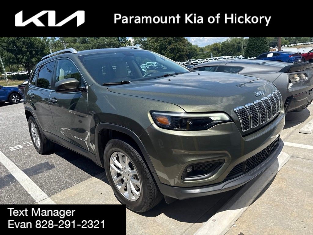 Used 2019 Jeep Cherokee Latitude w/ Popular Appearance Group AWD/4WD image 1