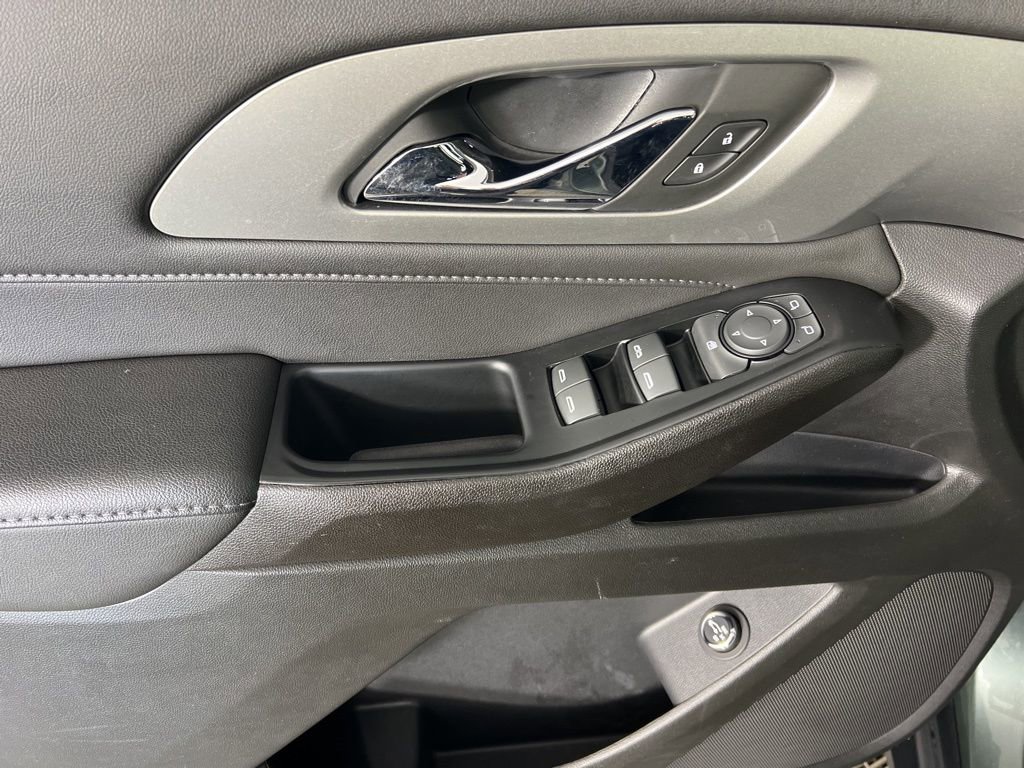 Used 2023 Chevrolet Traverse LT w/ Rear Camera Mirror Package AWD/4WD image 7