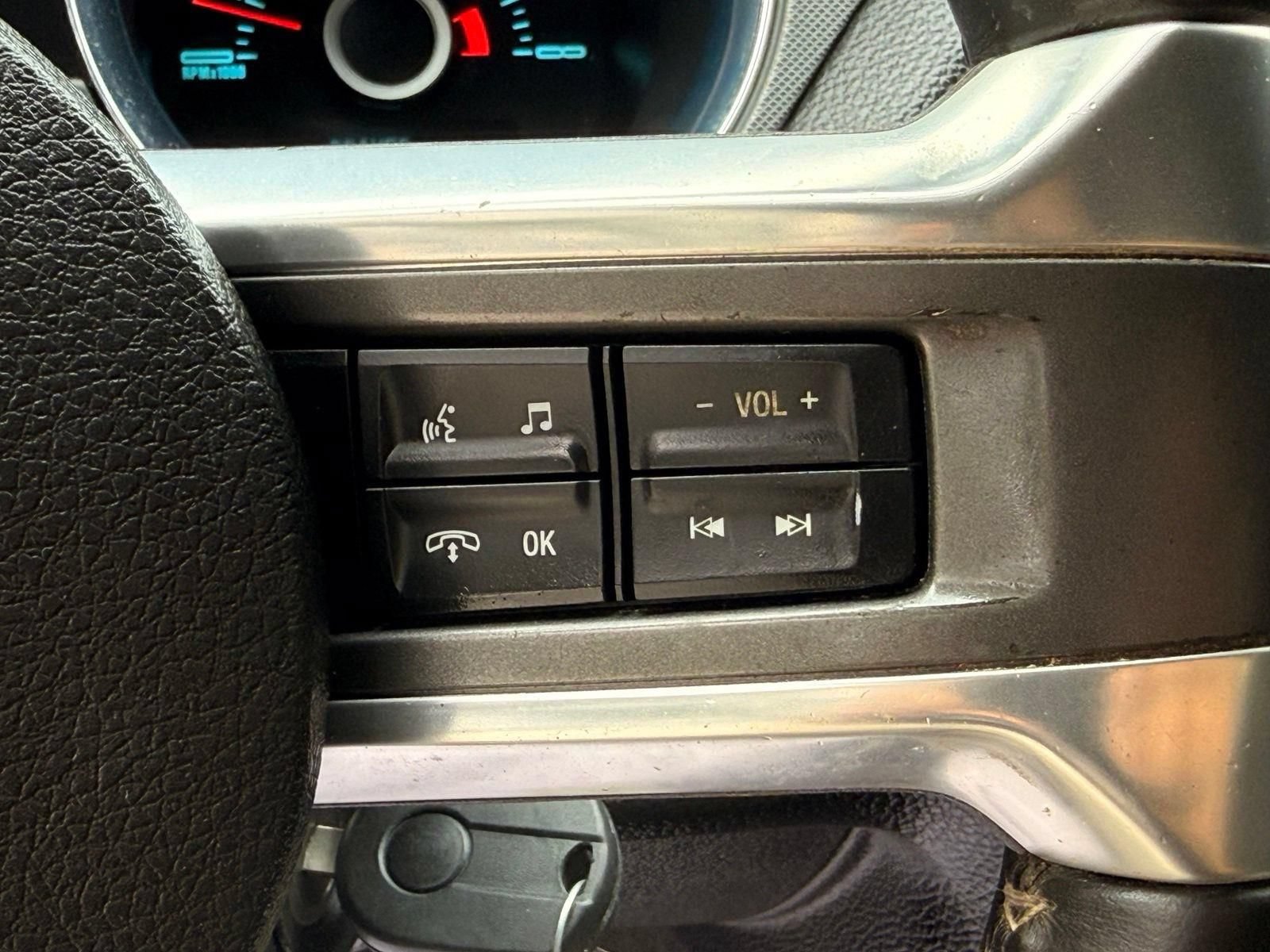 Used 2013 Ford Mustang Coupe RWD image 30