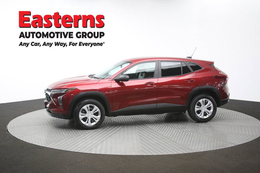 Used 2024 Chevrolet Trax LS FWD image 58