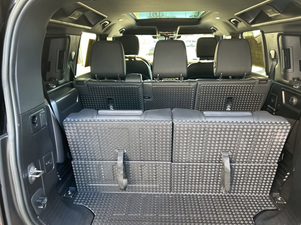 Used 2023 Land Rover Defender 110 X-Dynamic SE image 50