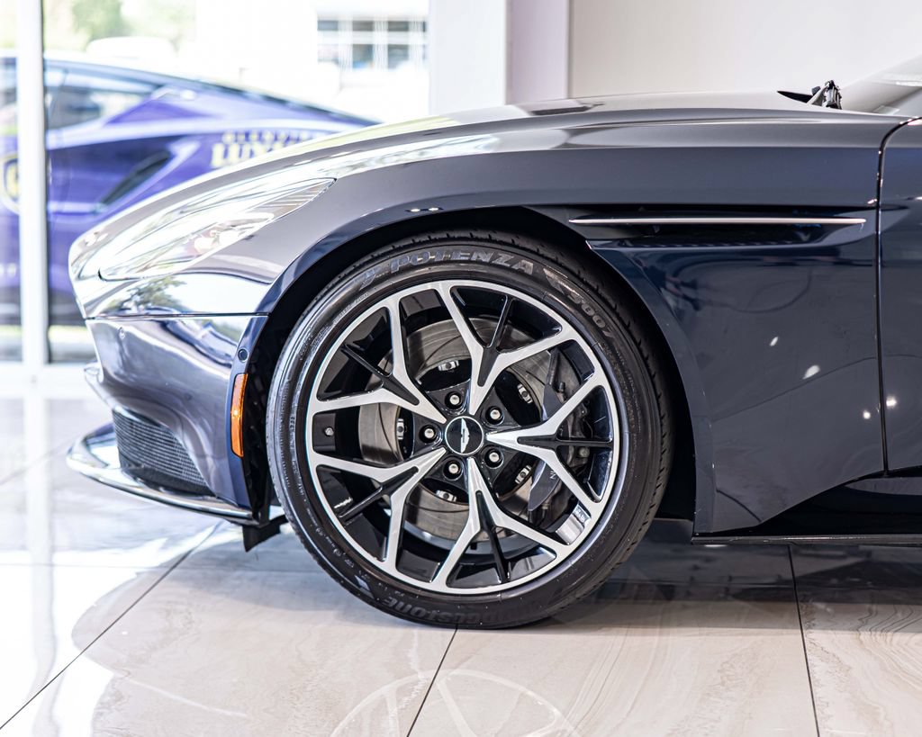 Used 2019 Aston Martin DB11 Volante RWD image 8