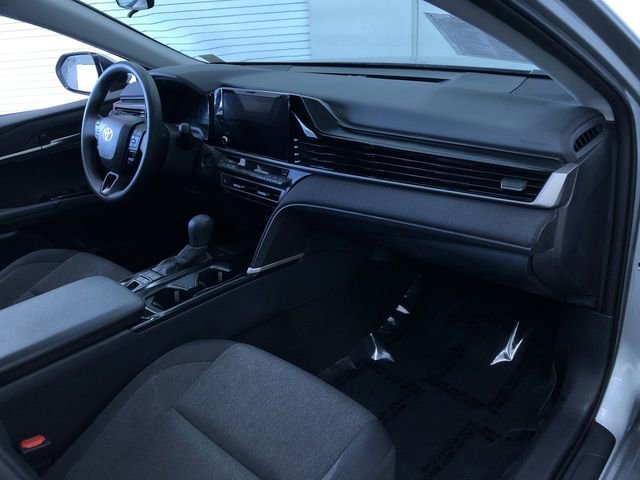 Used 2025 Toyota Camry LE image 24