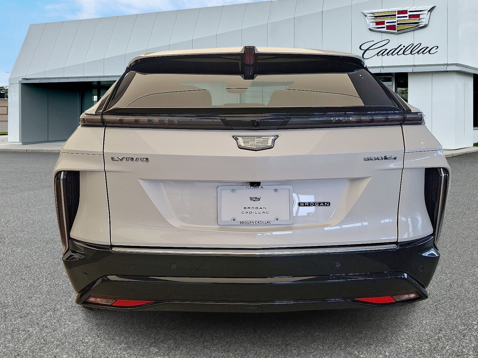 Used 2025 Cadillac Lyriq Luxury AWD/4WD image 5