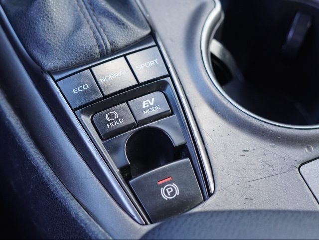 Used 2021 Toyota Camry XSE w/ Navigation Upgrade Package image 30