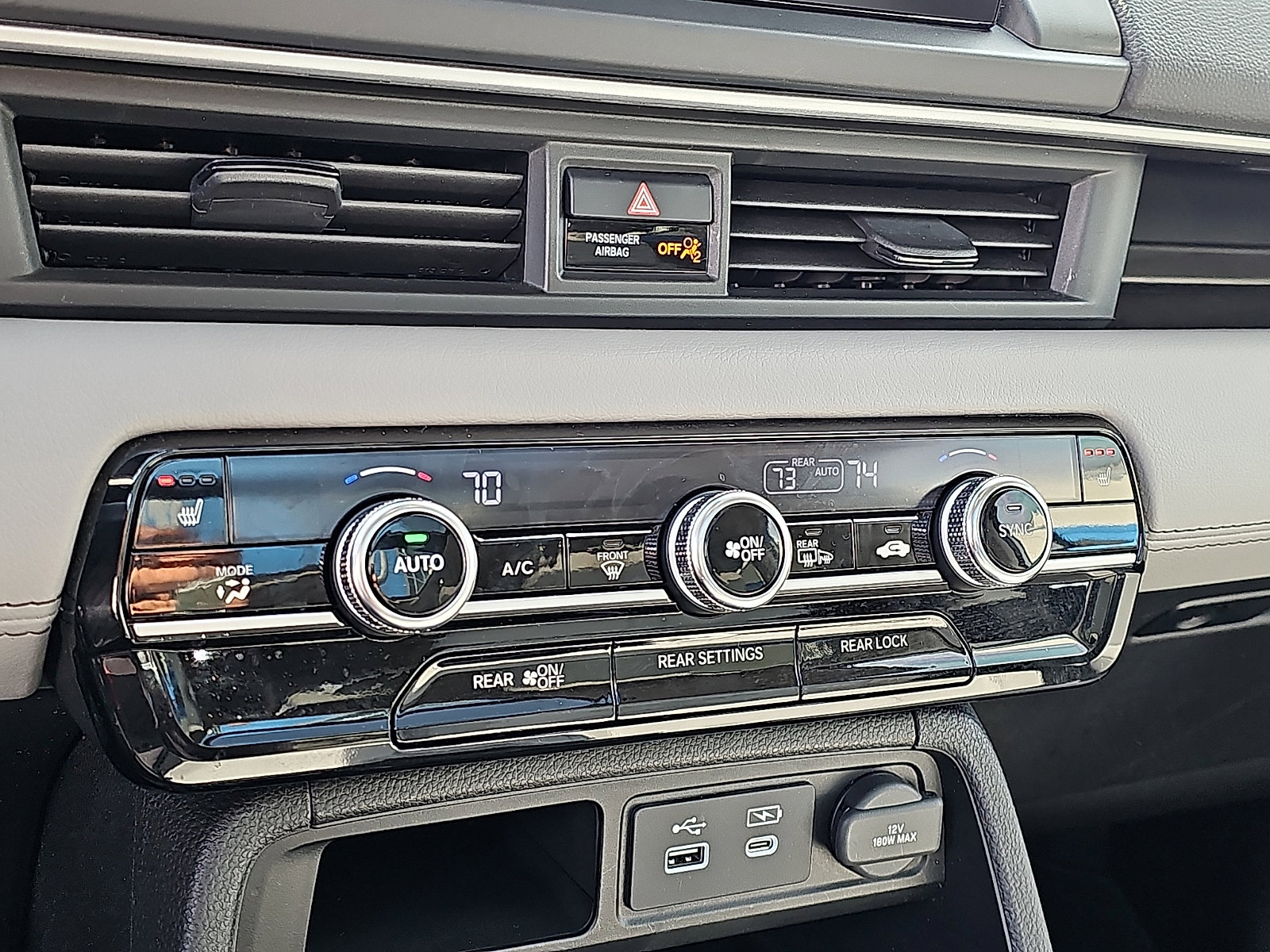 Used 2024 Honda Pilot Touring image 19